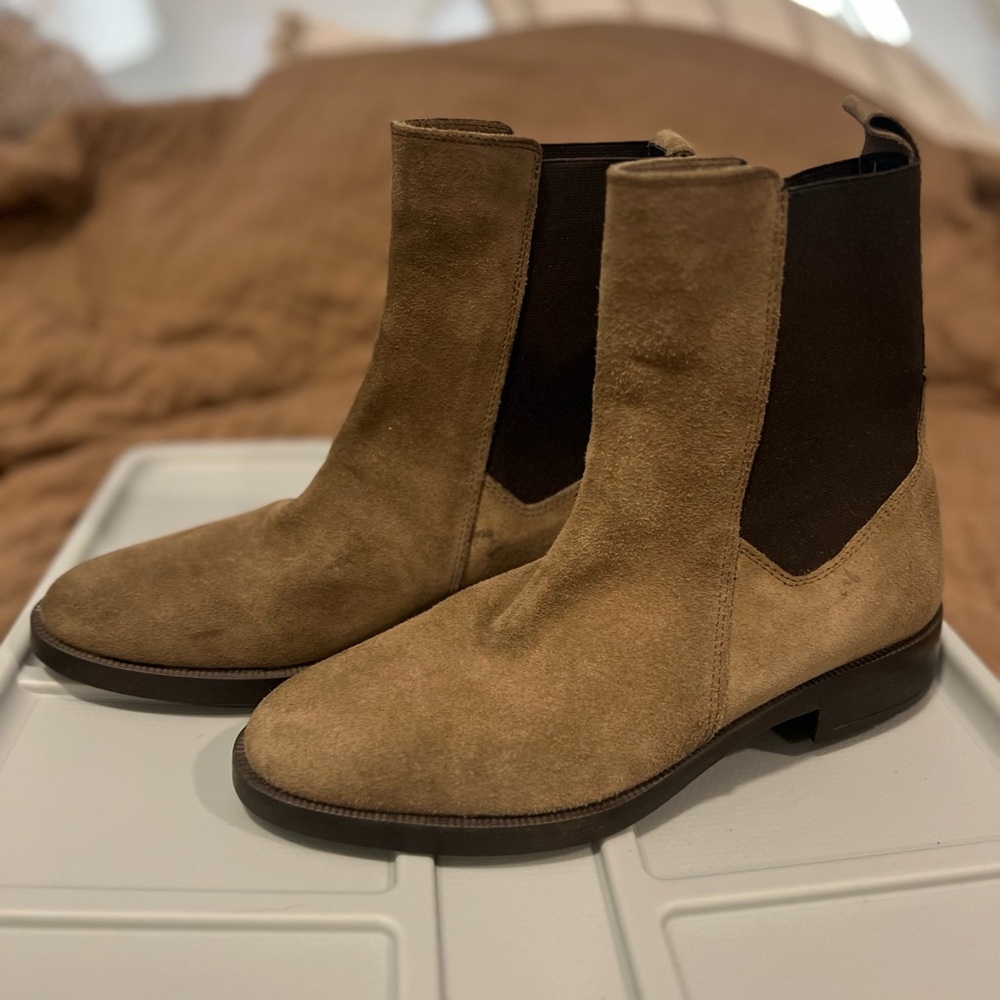 NWT Emanuele Crasto Tan Suede Chelsea Ankle Boots
